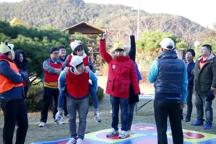 제이앤비그룹 야외 미션! 윷놀이 현장 사진 3