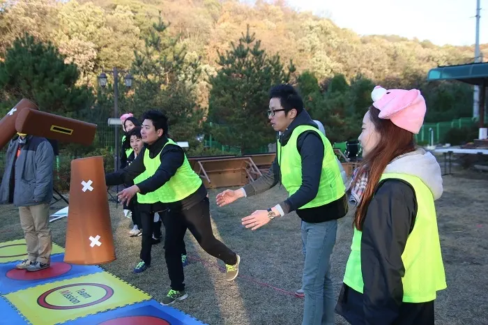 제이앤비그룹 야외 미션! 윷놀이 현장 사진 4